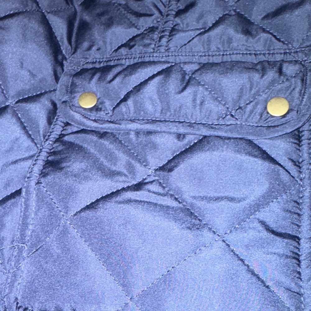 Crown & Ivy Women’s Quilted Navy Vest - Picture 4 of 7